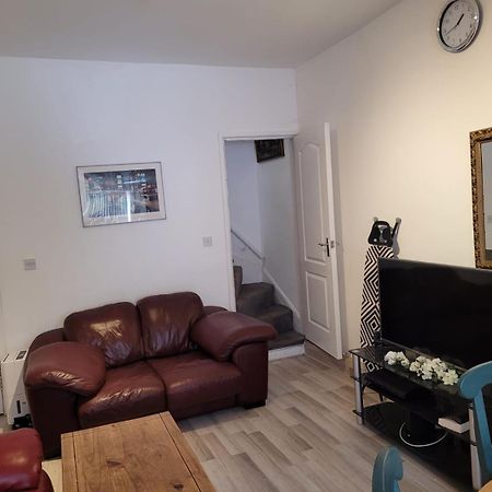 Nice Double Bedroom Near Qmc 노팅엄 외부 사진